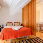 Апартаменты Lovely Loft W Poll Near Porto Cellars