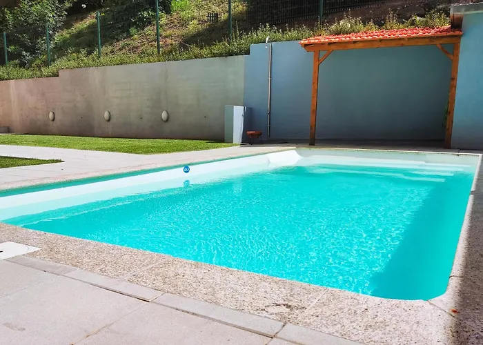 Lovely Loft W Poll Near Porto Cellars